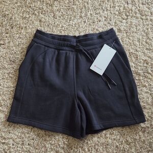 Lululemon Scuba High-Rise Short 5" Black Shorts Size 8 NWT LW7CBOS